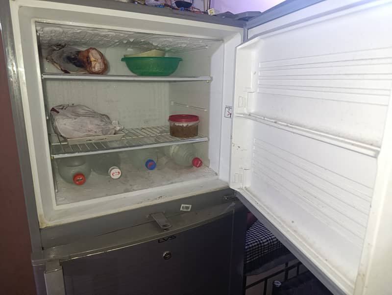 Dawlance Refrigrator Double Door Excellent Condition 3