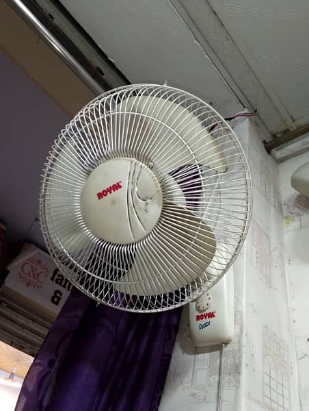 Bracket Fan perfect condition 2