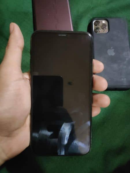 I phone 11 pro 256 Gb PTA Approved 4