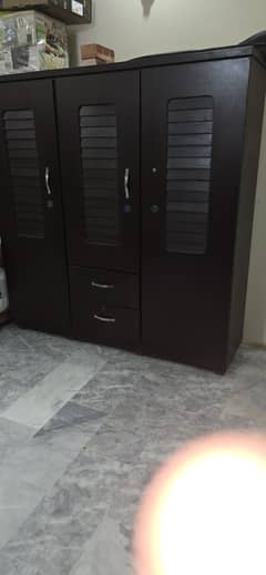 3 door Wardrobe with more than 4 drawers both inside and out 0