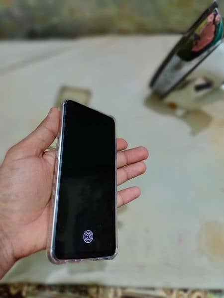 oppo f 17 pro 3