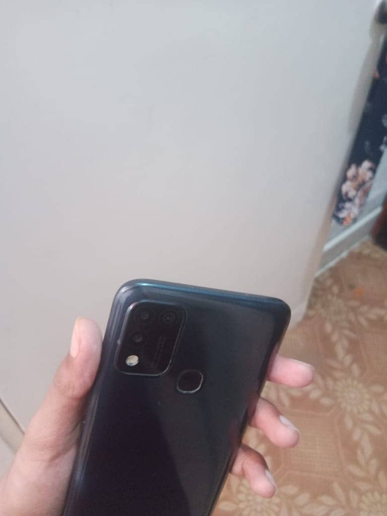 Infinix hot 10 play 4/64 gb pta approved with box 2