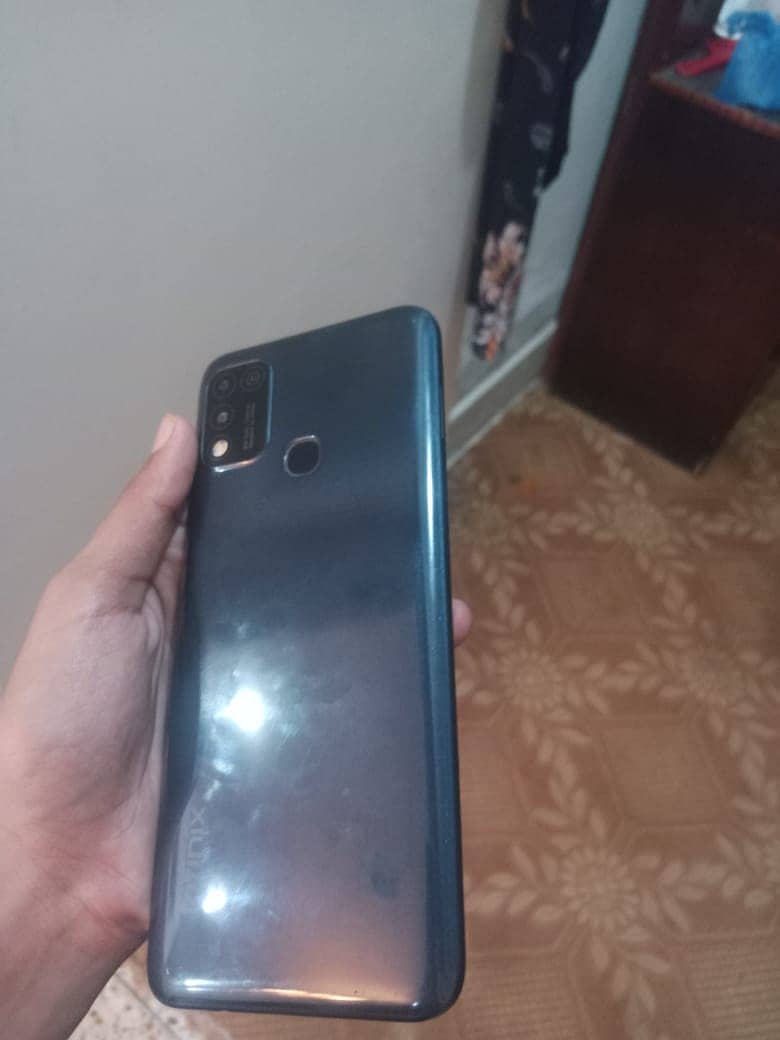 Infinix hot 10 play 4/64 gb pta approved with box 4
