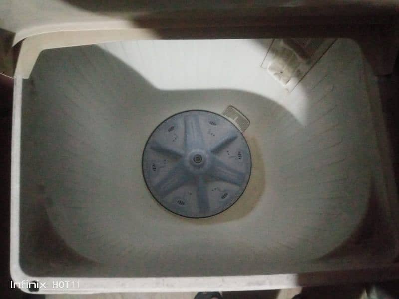 Washing machine with spinner 2