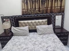 I am selling bed in very good condition