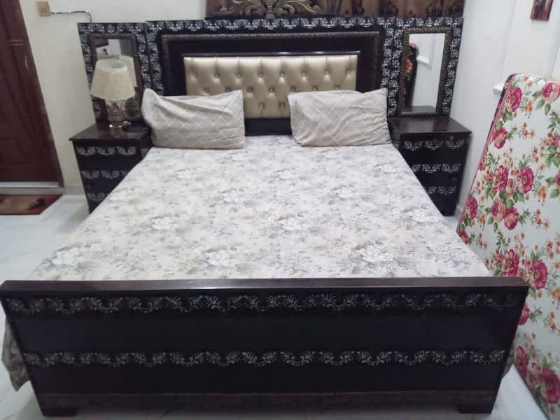 I am selling bed in very good condition 1