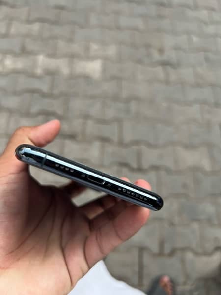 iphone 11 pro max non pta 64/gb 95/health sim time available 4