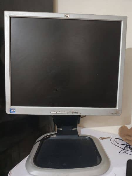 Pc Core 2 duo with Monitor ,Rgb Mouse and Keyboard 4