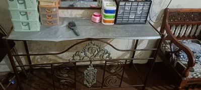 iron dressing table