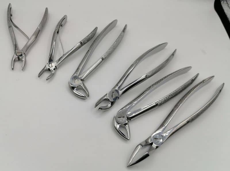Dental Extraction Forcep (each) 4