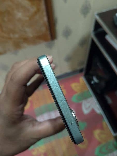 oppo f21 pro 5g. condition like new. 6