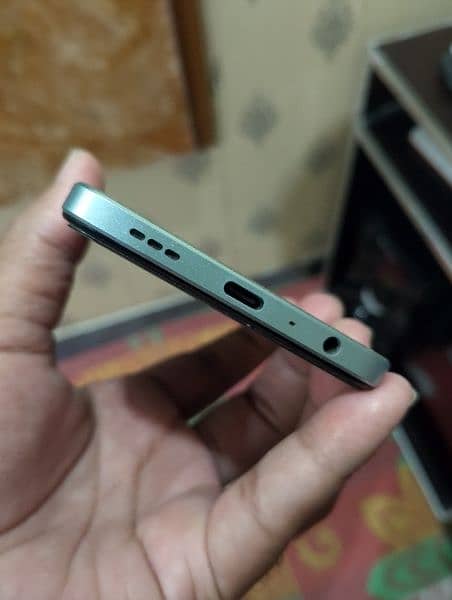oppo f21 pro 5g. condition like new. 8