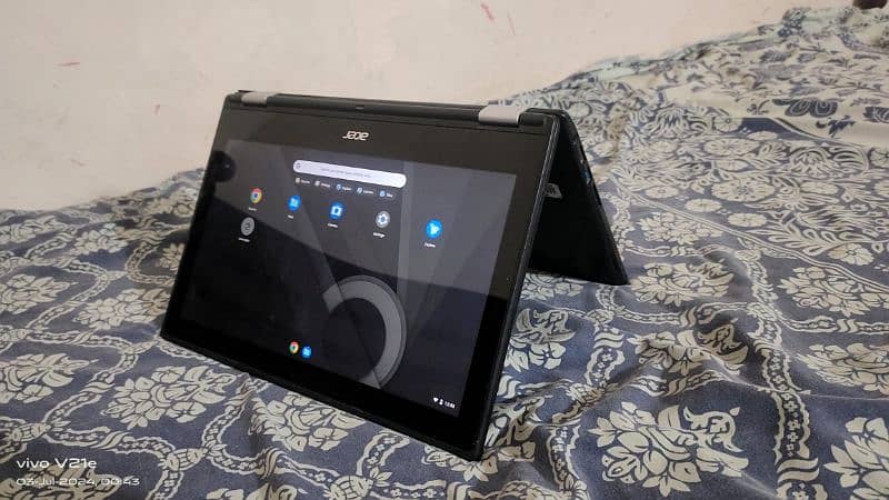 Acer. R11 Chromebook Touch and Type 2