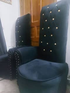 2 coffe chair in black colors with tabel