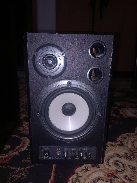 Studio Monitor behringer ms 40 0