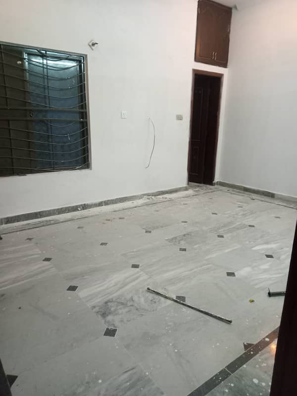 10marla first floor house available for rent with gas Islamabad 5