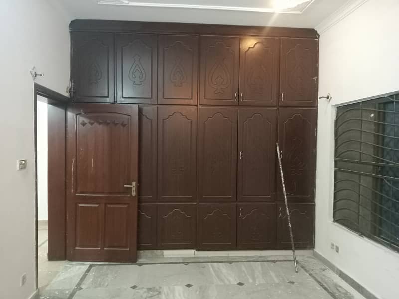 10marla first floor house available for rent with gas Islamabad 6