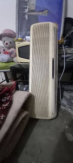 1 ton Ac for sale In working condition