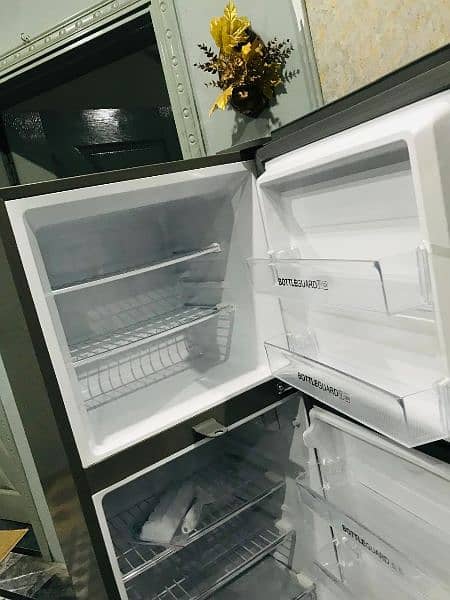 New Haier refrigerator hrf-246 1