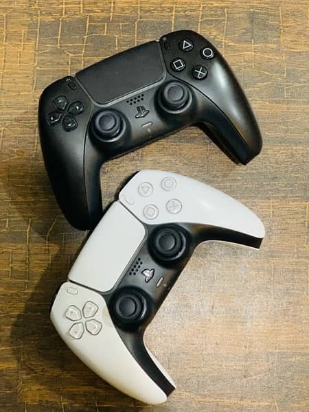 ps5 + 2 Controllers + box 2