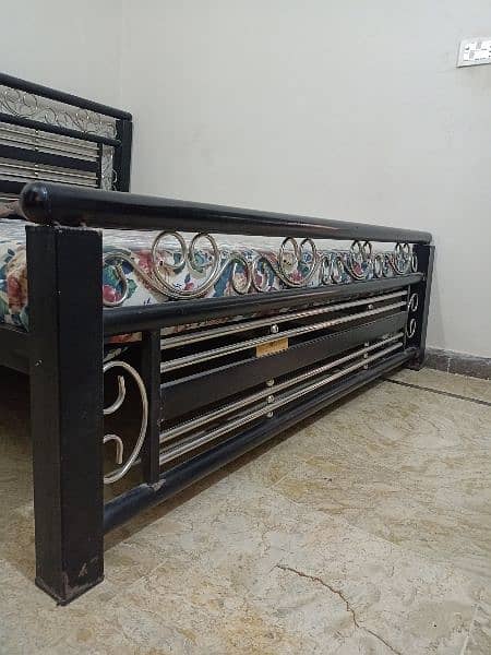 IRON BED 7