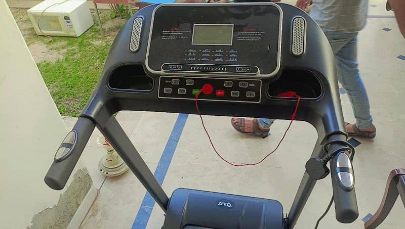 Treadmills Gym Machine New condition 1
