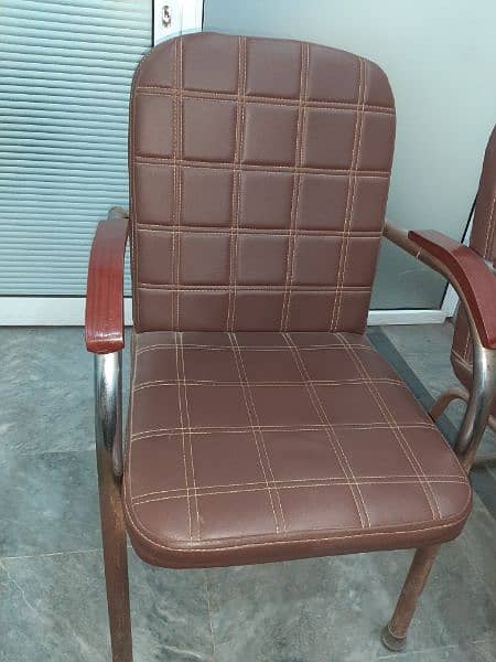 chair soft and comfortable in good condition. 1