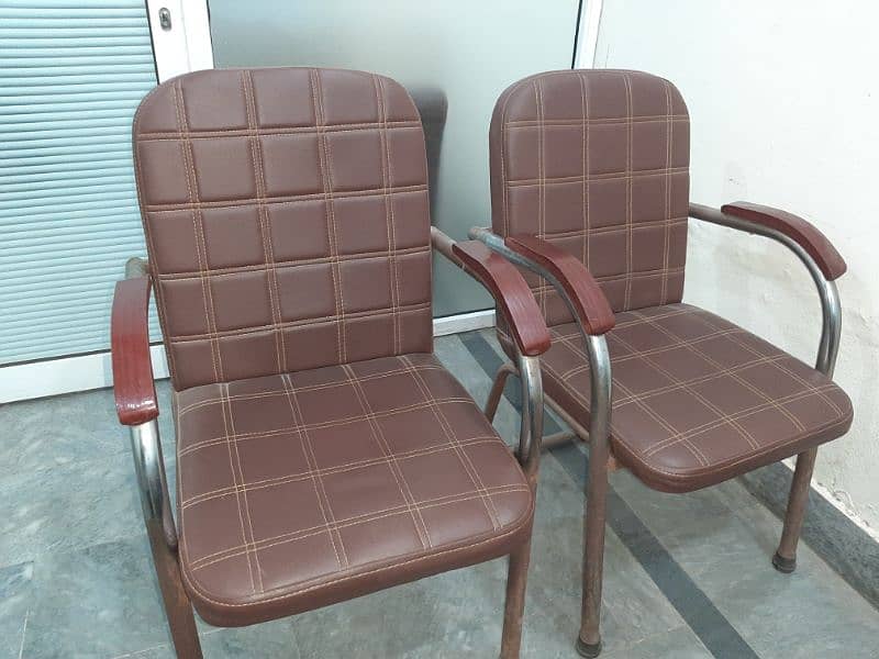chair soft and comfortable in good condition. 2