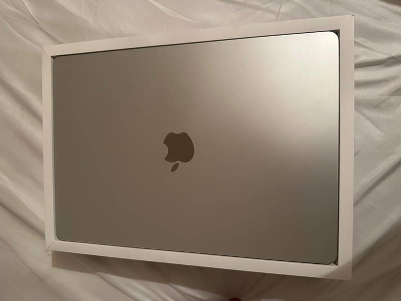macbook air m2 brand new 15 inch 1