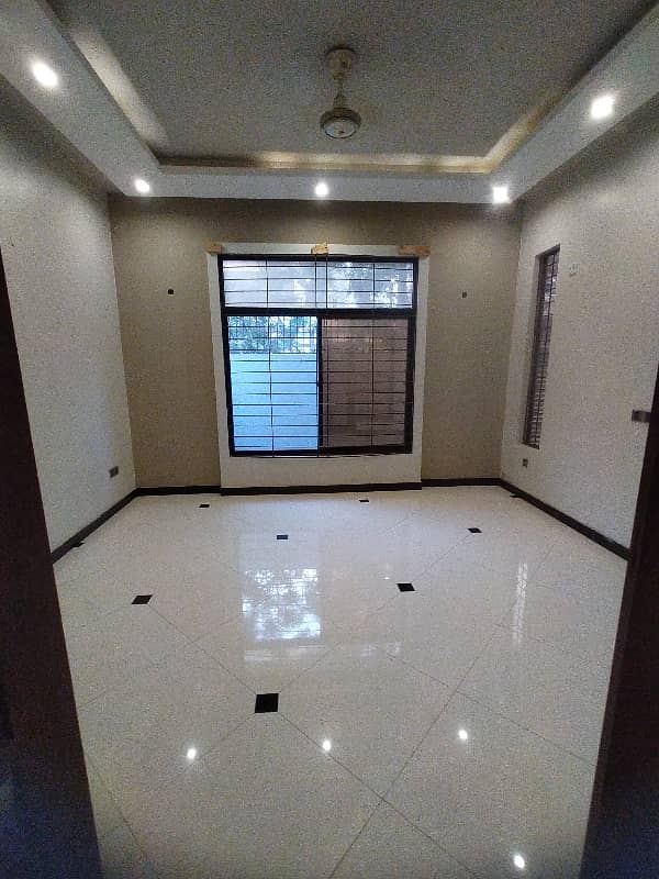 210 Square Yards Ground Floor Portion On Sale in Block 3A Jauhar 4