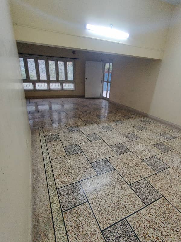 Ground floor position for rent 3 bed dd 400 Sq yd 1