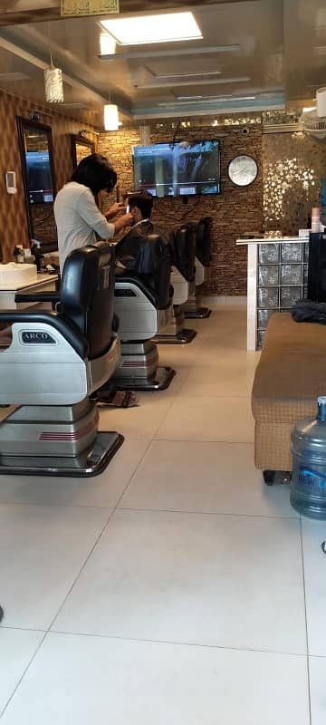 Shop Available On Sale With Barber Setup Block 4 Gulistan-e-Jauhar 4