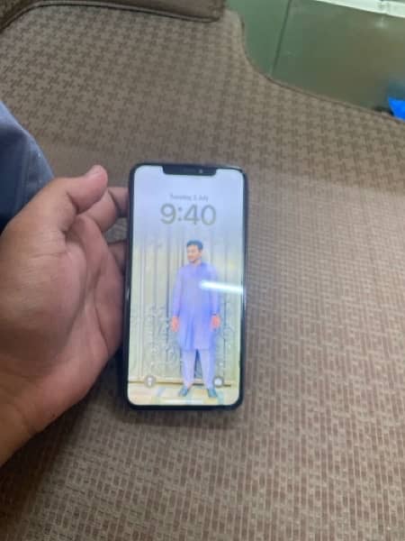iPhone 11 pro max 64 gb jv 79 health true tone off but face id working 5