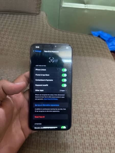 iPhone 11 pro max 64 gb jv 79 health true tone off but face id working 8