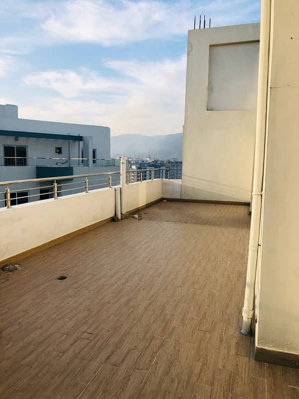 Penthouse Available For Sale In Capital Residencia E11 2