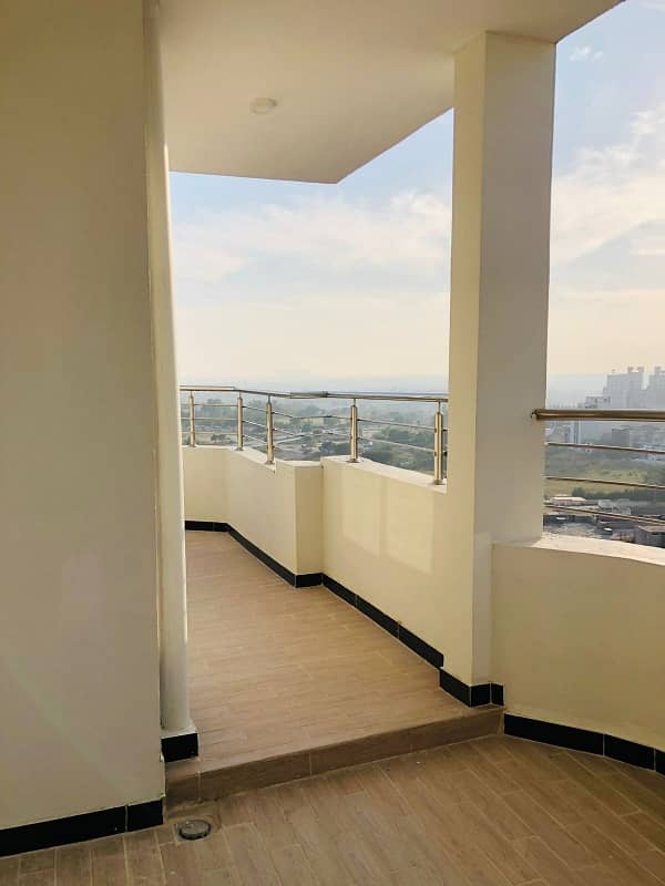 Penthouse Available For Sale In Capital Residencia E11 9