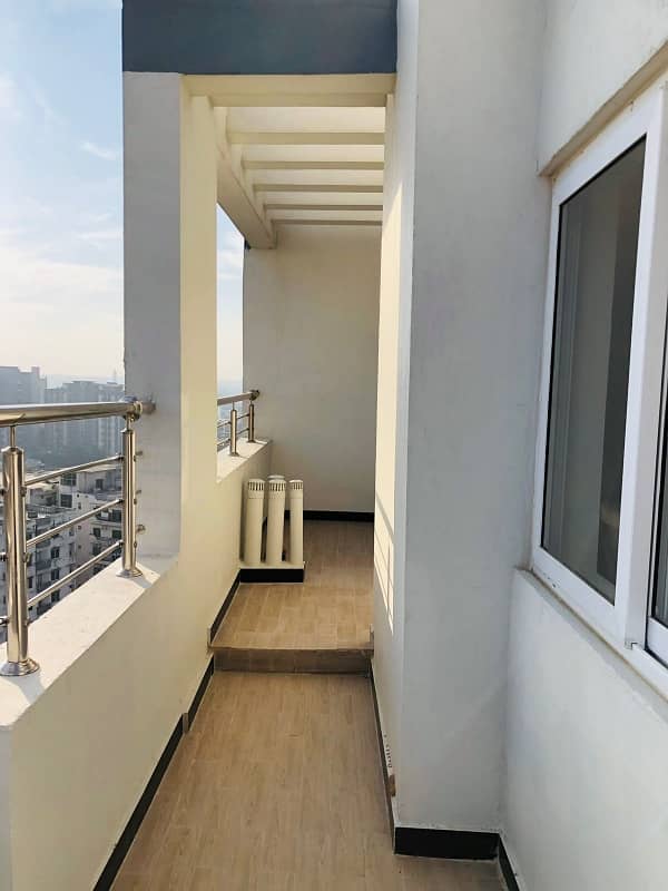 Penthouse Available For Sale In Capital Residencia E11 7
