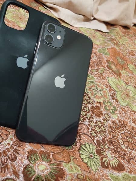 Iphone 11 Dual physical approved 75% BH 7