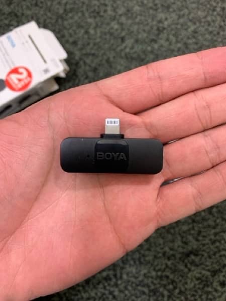 BOYA BY-V1 wireless mic with noise cancellation (for iphone) 4