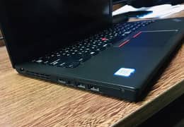 Lenovo Thinkpad x270 (8+128) laptop and original charger