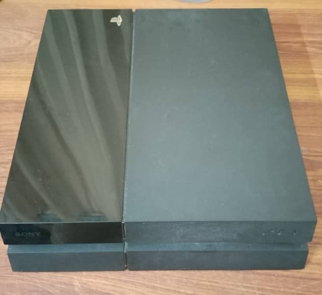 PS4 500GB brought from KSA with 6 games and 2 controllers 3