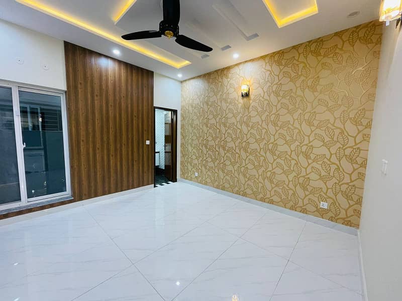 10 Marla Brand New 1st entry Luxury House For Rent Jasmine Block BAHRIA Town Lahore 10