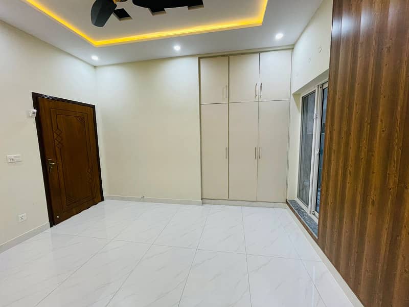 10 Marla Brand New 1st entry Luxury House For Rent Jasmine Block BAHRIA Town Lahore 14
