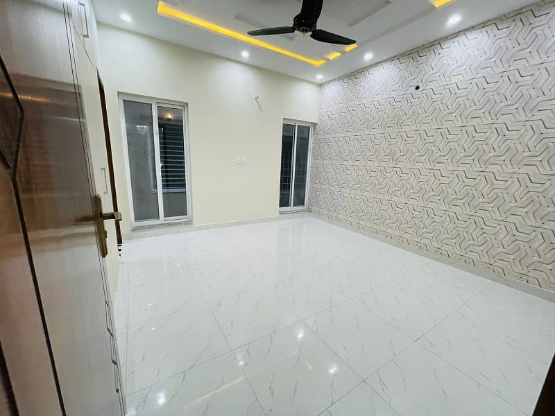 10 Marla Brand New 1st entry Luxury House For Rent Jasmine Block BAHRIA Town Lahore 16