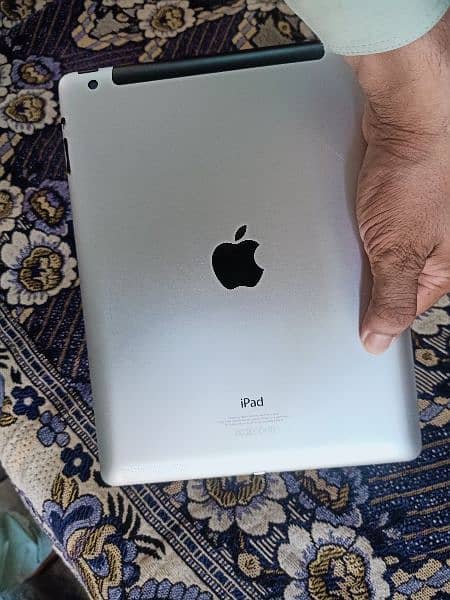 Apple I pad  A1460 (4) 6