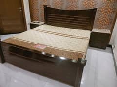 king size double bed 100% good condition