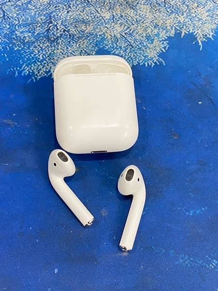 Apple AirPods (2nd Generation) 2