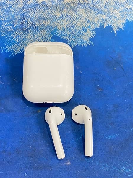 Apple AirPods (2nd Generation) 3