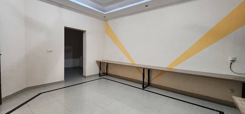 1 kanal Semi Furnished for office 14