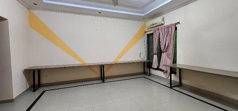 1 kanal Semi Furnished for office 15